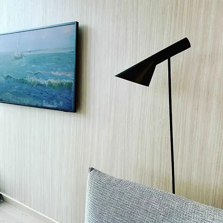 Designhytte Med Jacuzzi Sentralt I Lofoten *