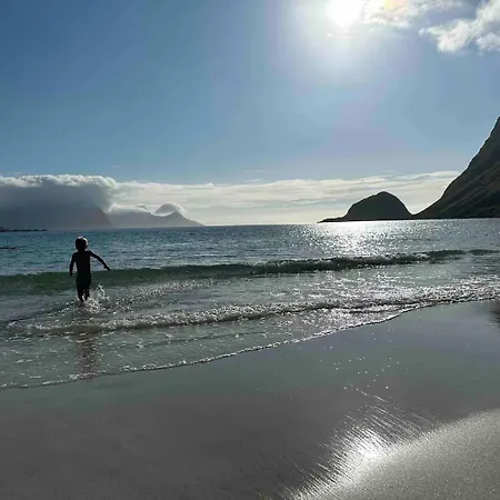 Designhytte Med Jacuzzi Sentralt I Lofoten