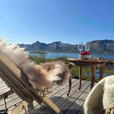 Designhytte Med Jacuzzi Sentralt I Lofoten *