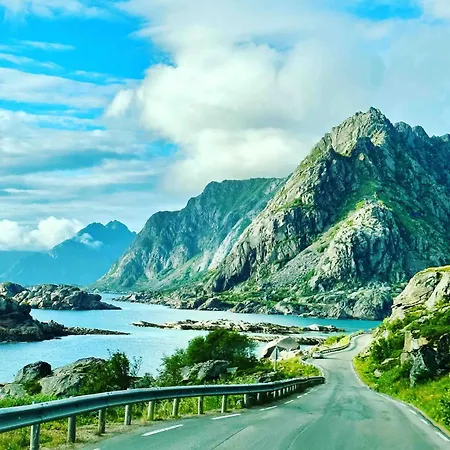 Designhytte Med Jacuzzi Sentralt I Lofoten