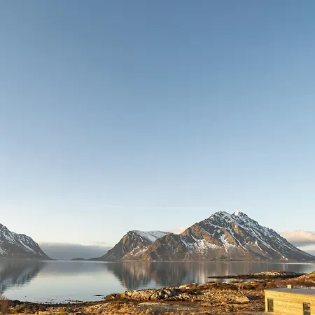 Ferienhaus Designhytte Med Jacuzzi Sentralt I Lofoten