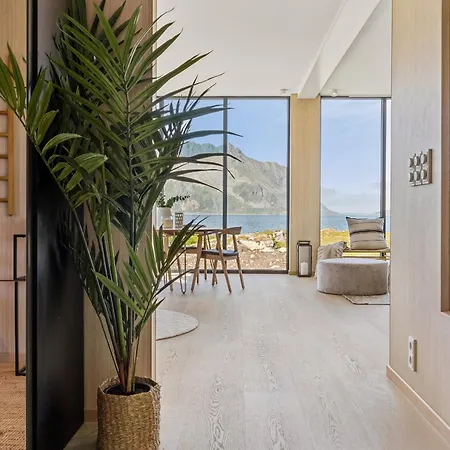 Designhytte Med Jacuzzi Sentralt I Lofoten *