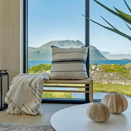 Designhytte Med Jacuzzi Sentralt I Lofoten Feriehus Kleppstad