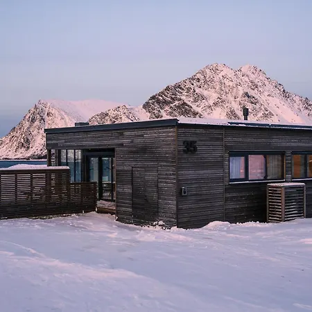 Designhytte Med Jacuzzi Sentralt I Lofoten Ferienhaus *