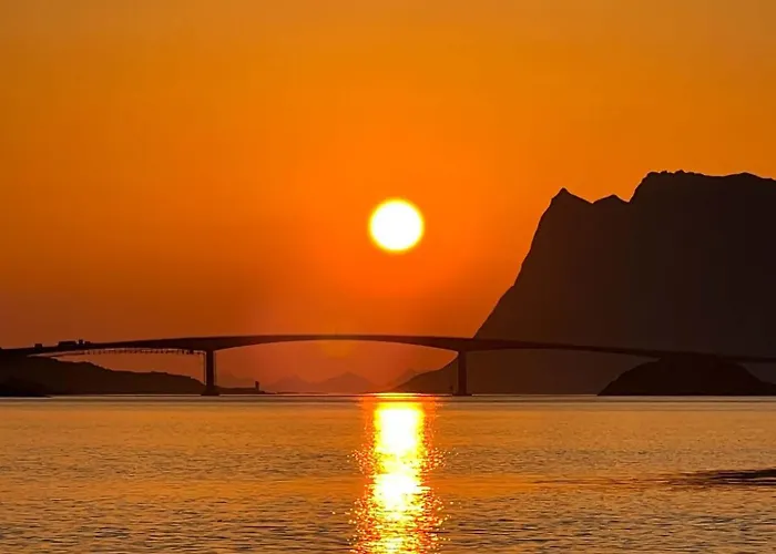 Feriehus Designhytte Med Jacuzzi Sentralt I Lofoten *