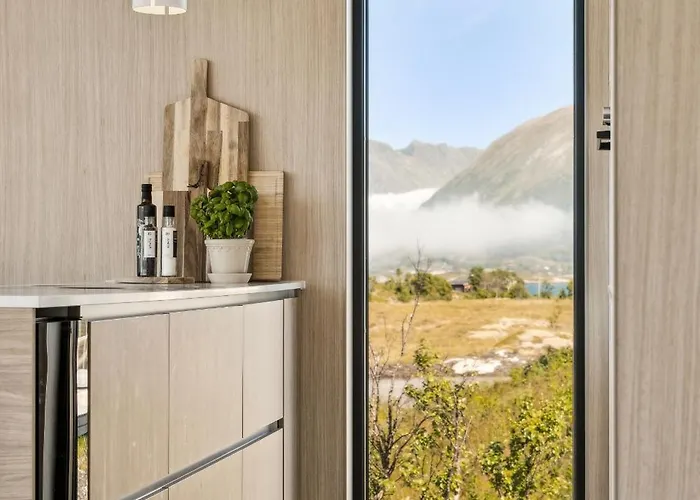 Feriehus Designhytte Med Jacuzzi Sentralt I Lofoten