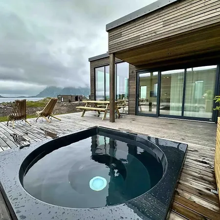 Designhytte Med Jacuzzi Sentralt I Lofoten 度假居