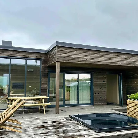 Designhytte Med Jacuzzi Sentralt I Lofoten Kleppstad