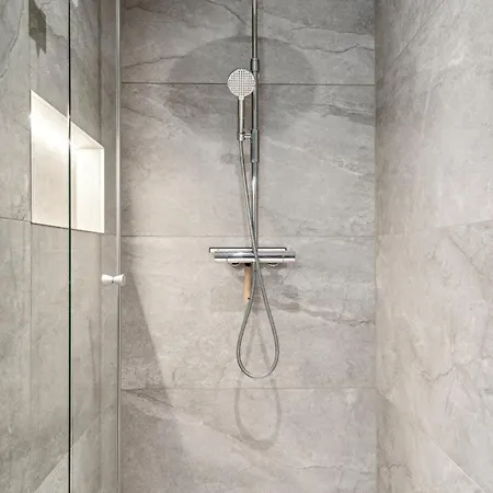 Designhytte Med Jacuzzi Sentralt I Lofoten *